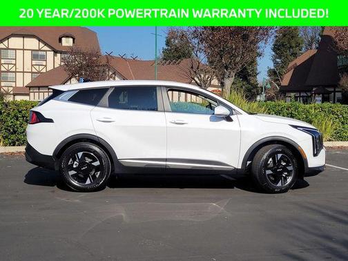 Glacial White Pearl 2026 Kia Sportage LX