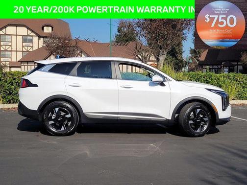 Glacial White Pearl 2026 Kia Sportage LX