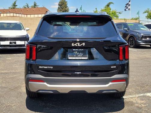 Aurora Black Pearl 2026 Kia Sorento Hybrid EX