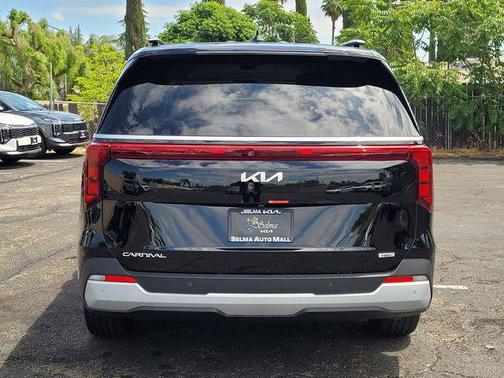 Aurora Black Pearl 2026 Kia Carnival Hybrid EX