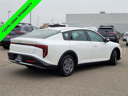 2025 Kia K4 LX