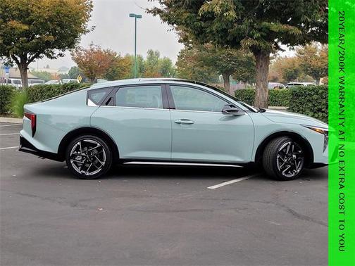 2025 Kia K4 GT-Line