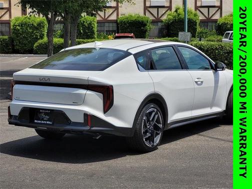 2025 Kia K4 GT-Line
