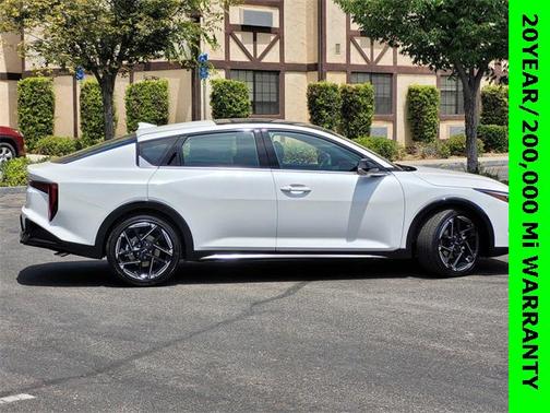 2025 Kia K4 GT-Line