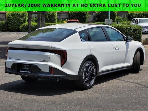 2025 Kia K4 GT-Line