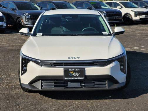 Snow White Pearl 2026 Kia K4 LXS