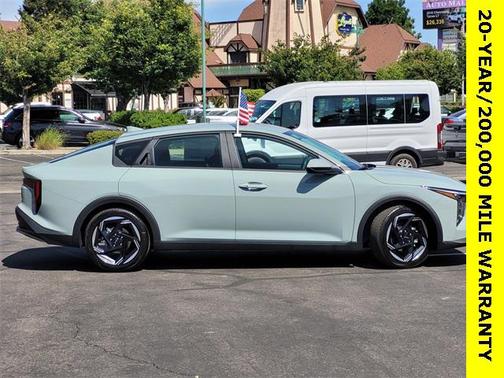 2025 Kia K4 EX