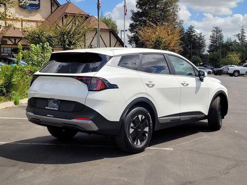 Snow White Pearl 2027 Kia Sportage Hybrid LX