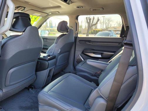 2026 Kia EV9 Light Long Range