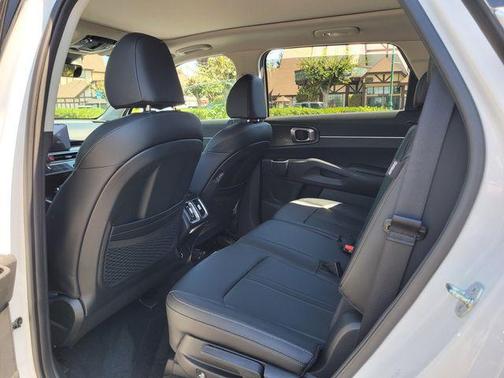 Glacial White Pearl 2026 Kia Sorento S