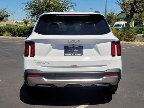 Glacial White Pearl 2026 Kia Sorento S