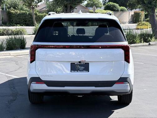 Snow White Pearl 2026 Kia Carnival EX
