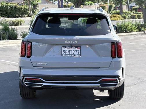 Wolf Gray 2023 Kia Sorento SX