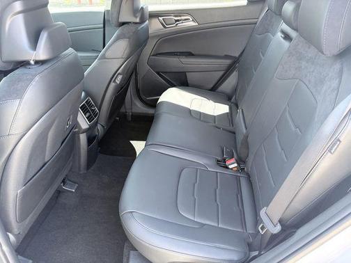 Glacial White Pearl 2026 Kia Sportage SX-Prestige
