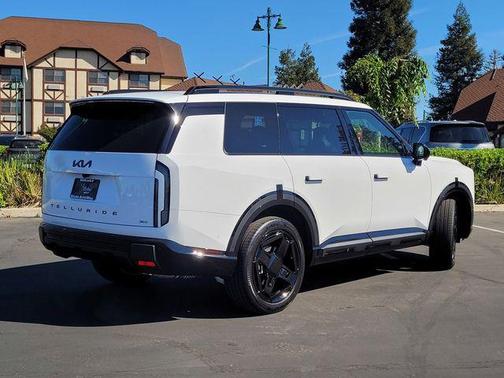 Glacial White Pearl 2027 Kia Telluride Hybrid X-Line SX-Prestige