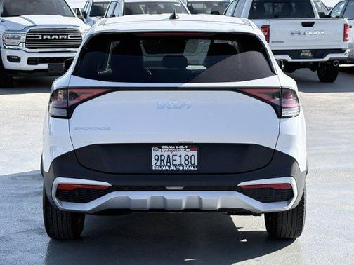 Glacial White Pearl 2025 Kia Sportage EX