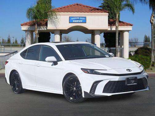 Ice Cap 2025 Toyota Camry SE