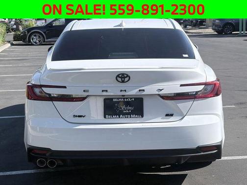 Ice Cap 2025 Toyota Camry SE