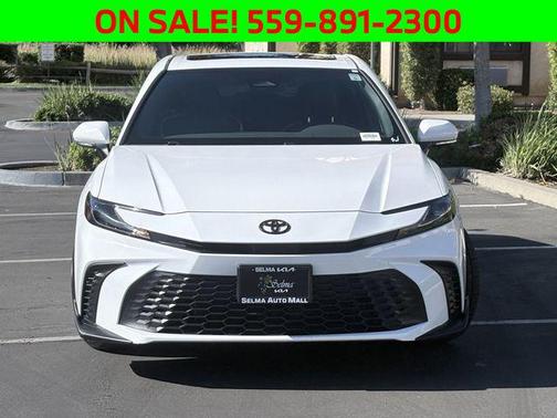 Ice Cap 2025 Toyota Camry SE