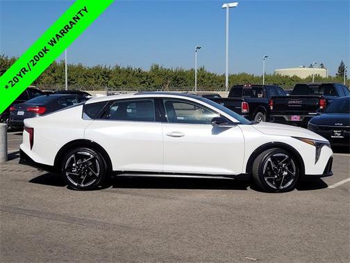 2025 Kia K4 GT-Line