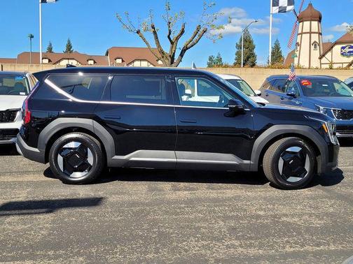 2026 Kia EV9 Light Long Range