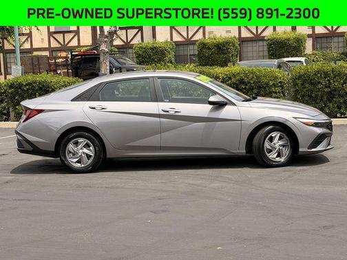 Fluid Metal 2025 Hyundai ELANTRA SE