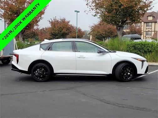 2025 Kia K4 GT-Line Turbo