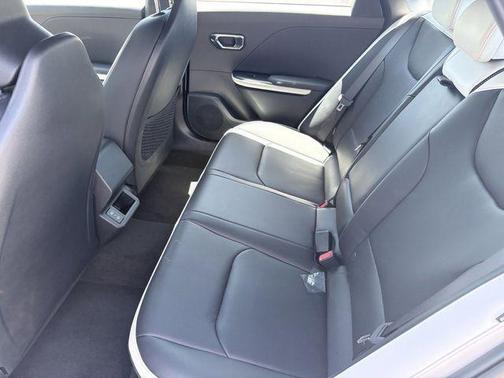Snow White Pearl 2026 Kia K4 GT-Line