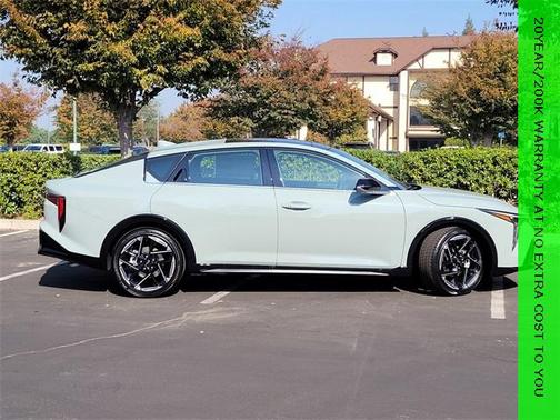 2025 Kia K4 GT-Line