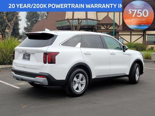 Glacial White Pearl 2026 Kia Sorento LX