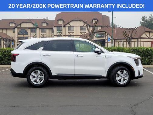 Glacial White Pearl 2026 Kia Sorento LX