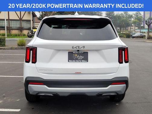 Glacial White Pearl 2026 Kia Sorento LX