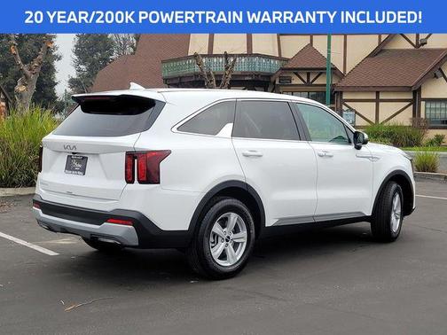 Glacial White Pearl 2026 Kia Sorento LX