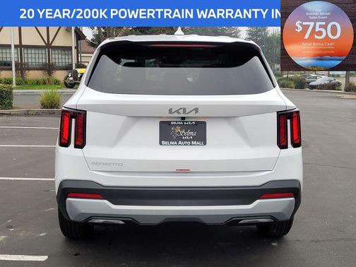 Glacial White Pearl 2026 Kia Sorento LX