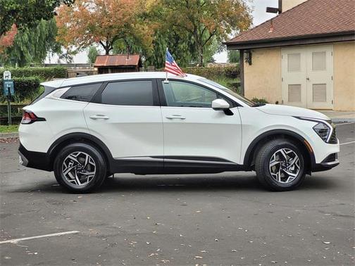 2024 Kia Sportage LX