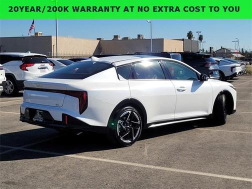 2025 Kia K4 GT-Line