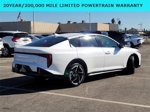 2025 Kia K4 GT-Line