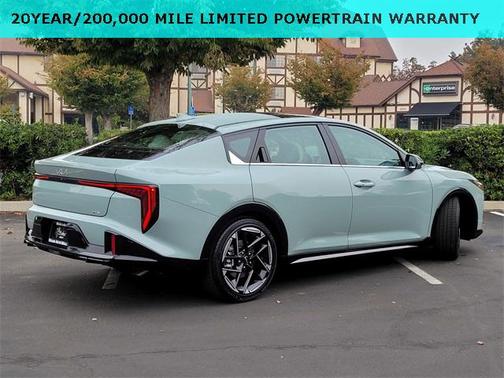 2025 Kia K4 GT-Line