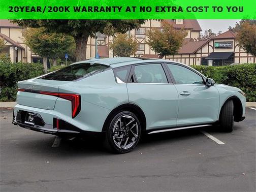 2025 Kia K4 GT-Line