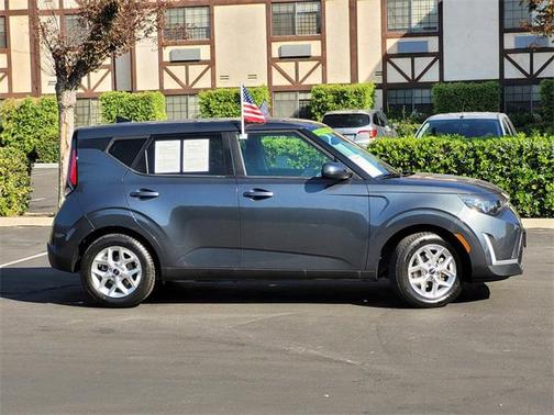2024 Kia Soul LX