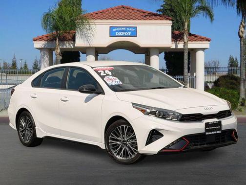 Snow White Pearl 2024 Kia Forte GT-Line