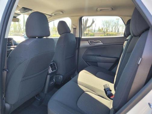 Snow White Pearl 2026 Kia Sportage Hybrid LX