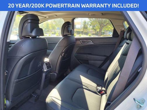 Snow White Pearl 2026 Kia Sportage Hybrid EX