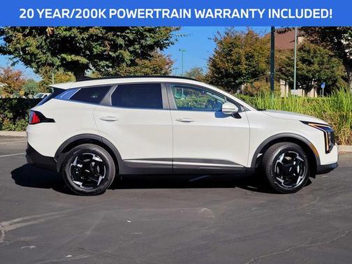 Snow White Pearl 2026 Kia Sportage Hybrid EX