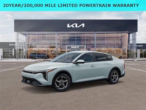 2026 Kia K4 LXS