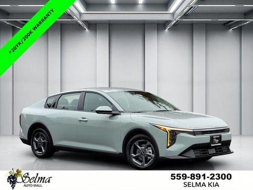 2025 Kia K4 LXS