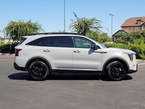 Wolf Gray 2026 Kia Sorento EX