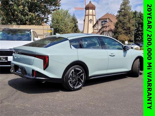 2025 Kia K4 GT-Line