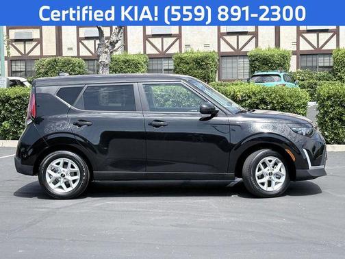 Fusion Black 2025 Kia Soul LX