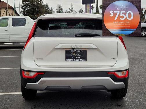 Snow White Pearl 2026 Kia Niro LX